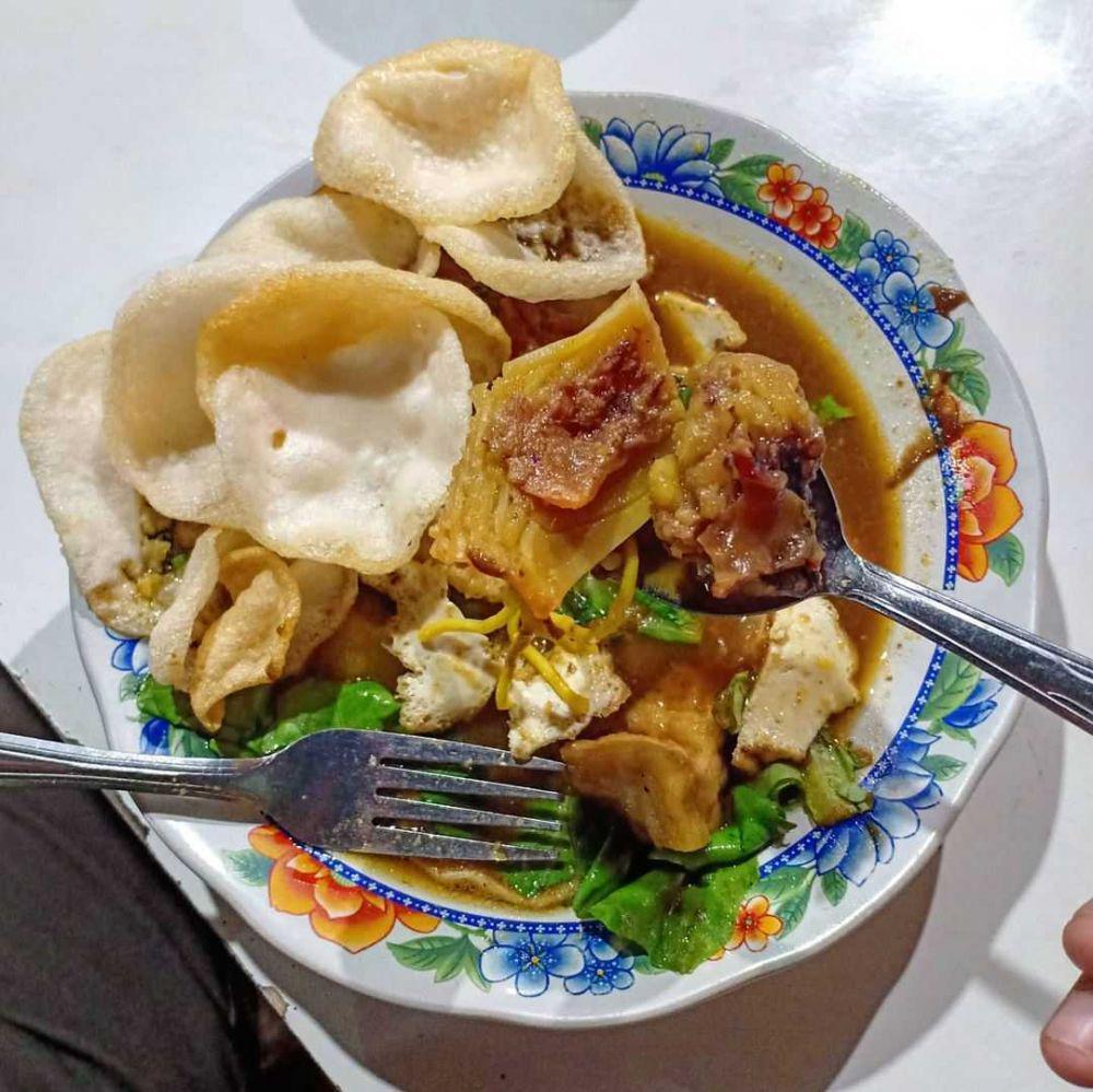 5 Tempat Makan Tahu Campur di Surabaya yang Gak Pelit Isi