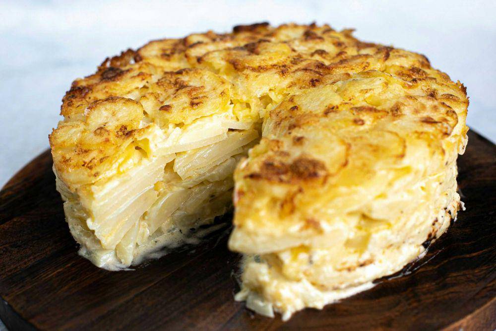 ilustrasi golden potato cake (bestrecipes.com.au)