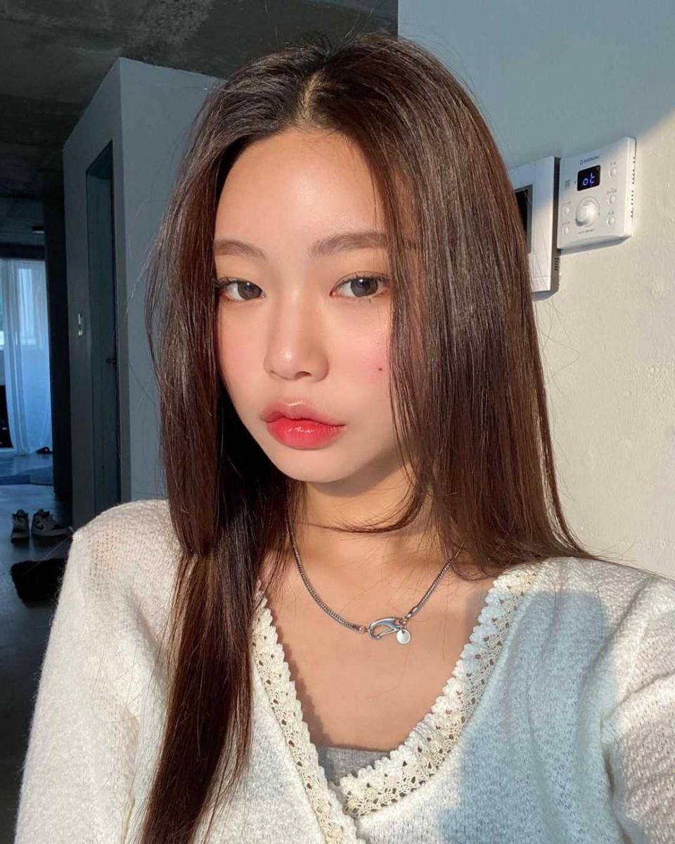 Choi So Yoon (instagram.com/soy.oon)