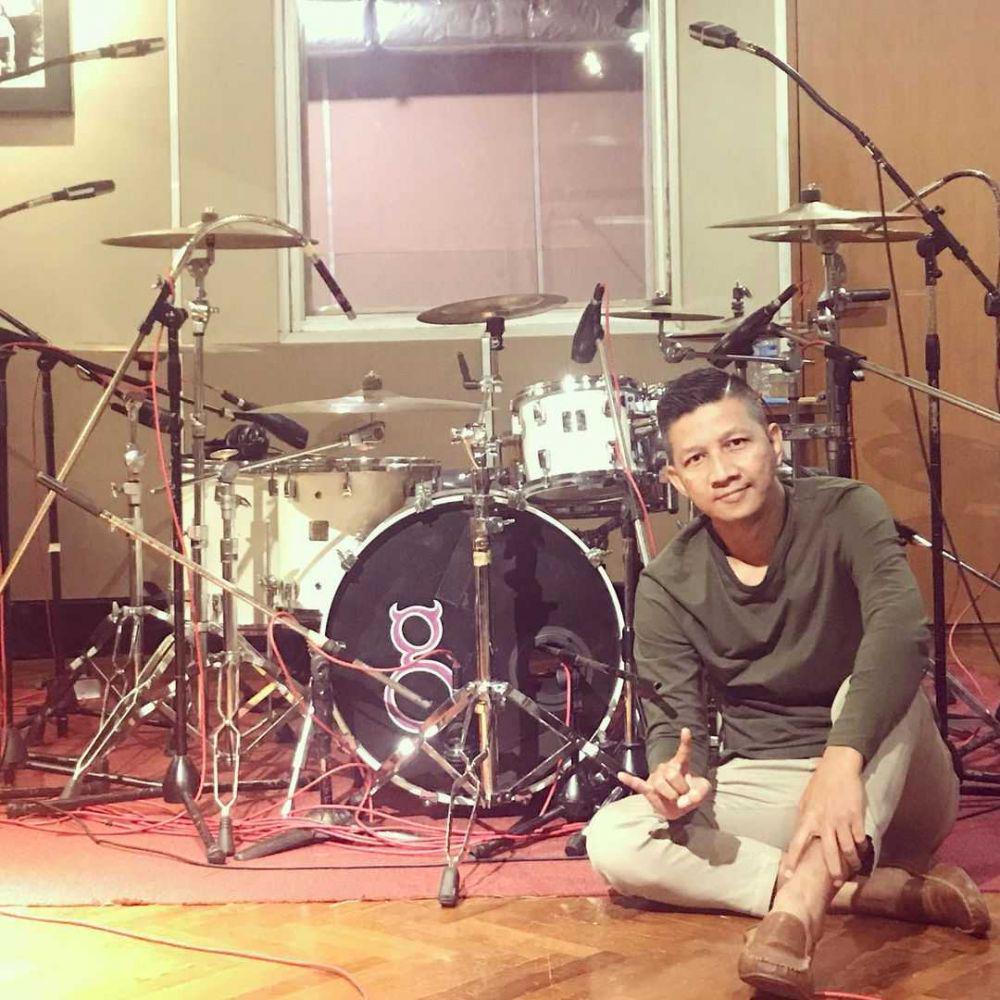 Rowman Ungu (instagram.com/babeh_rowmanungu)