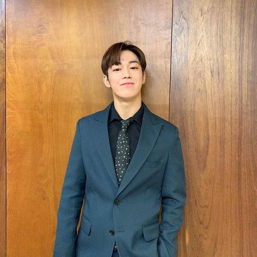 Dawon SF9 (instagram.com/dwww_w_)