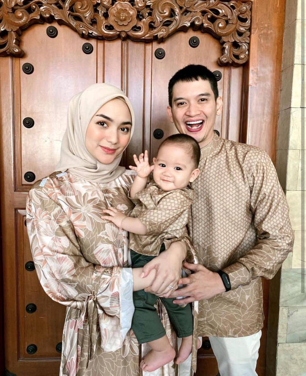 Citra Kirana dan Athar pakai baju kembaran (instagram.com/citraciki)