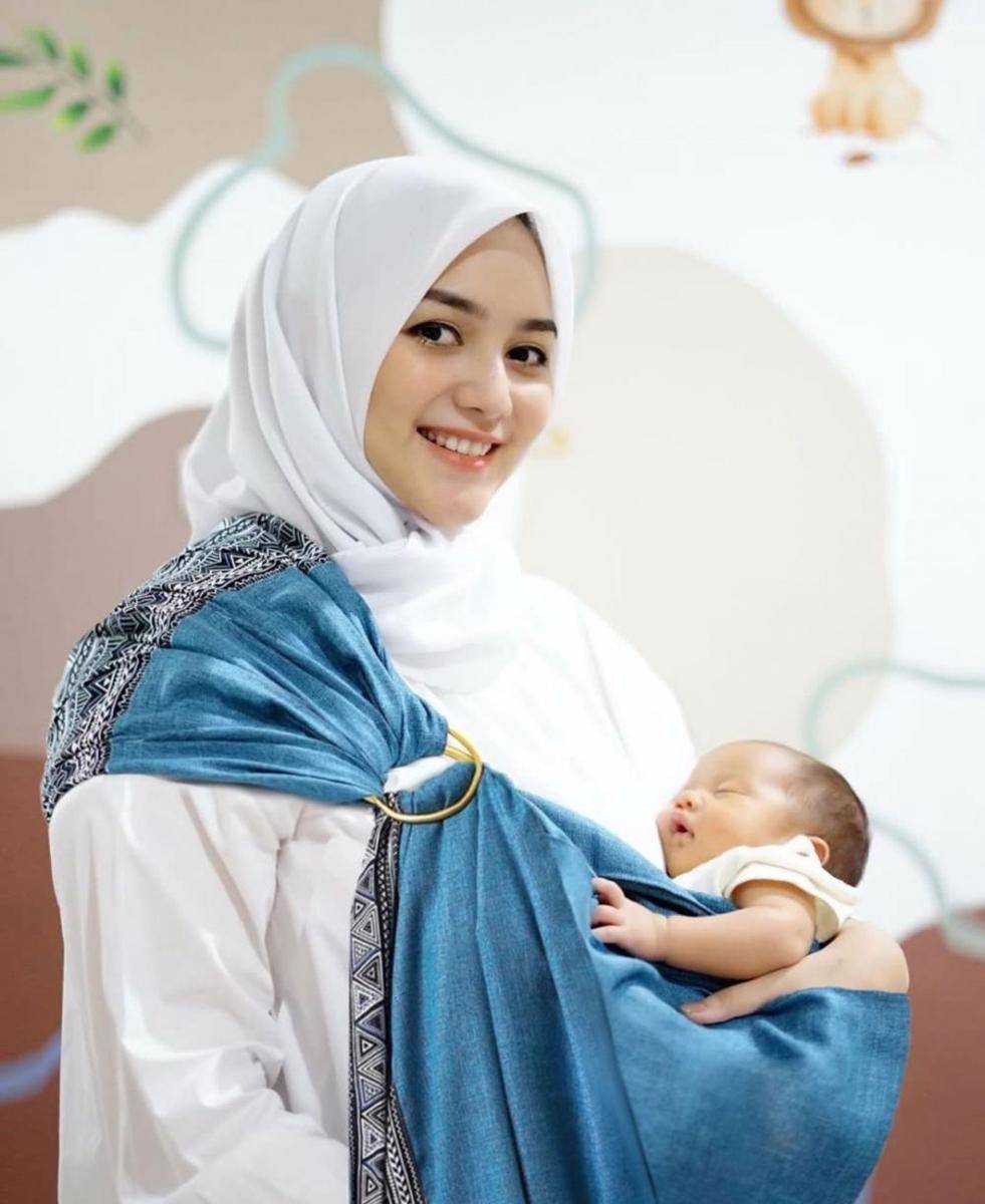 Citra Kirana dan Athar pakai baju kembaran (instagram.com/citraciki)