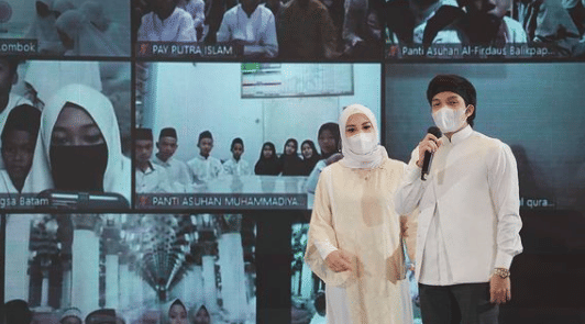 10 Momen Syahdu Syukuran Kehamilan Aurel, Undang Syekh Muhammed Jaber