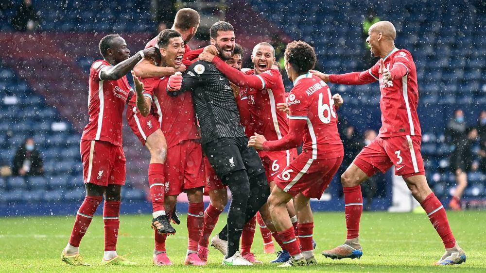 Pemain Liverpool merayakan gol Alisson Becker saat berjumpa West Bromwich Albion (skysports.com)