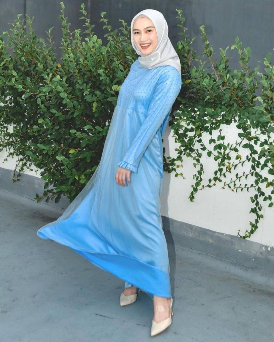 Melody Laksani (@rezzahabibie via instagram.com/melodylaksani92)