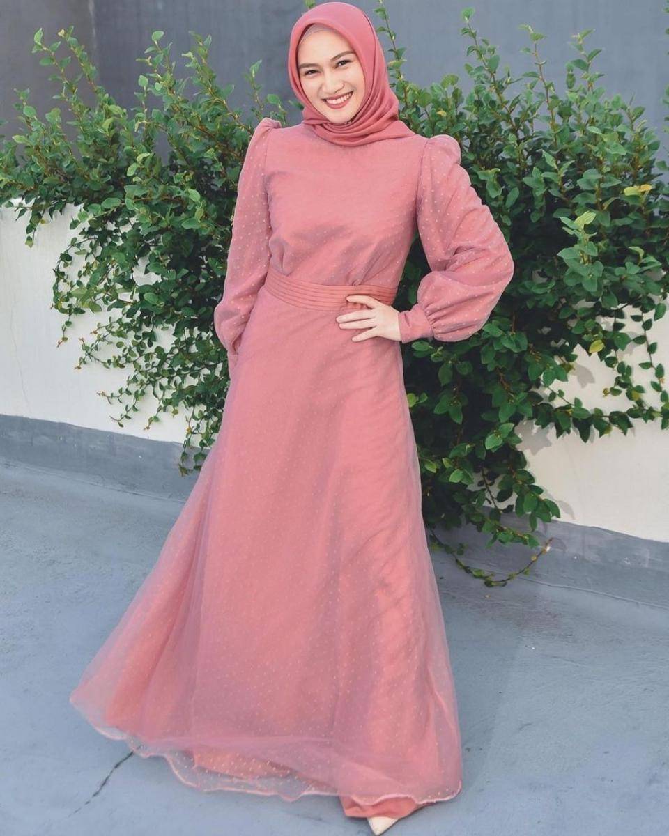 Melody Laksani (@rezzahabibie via instagram.com/melodylaksani92)