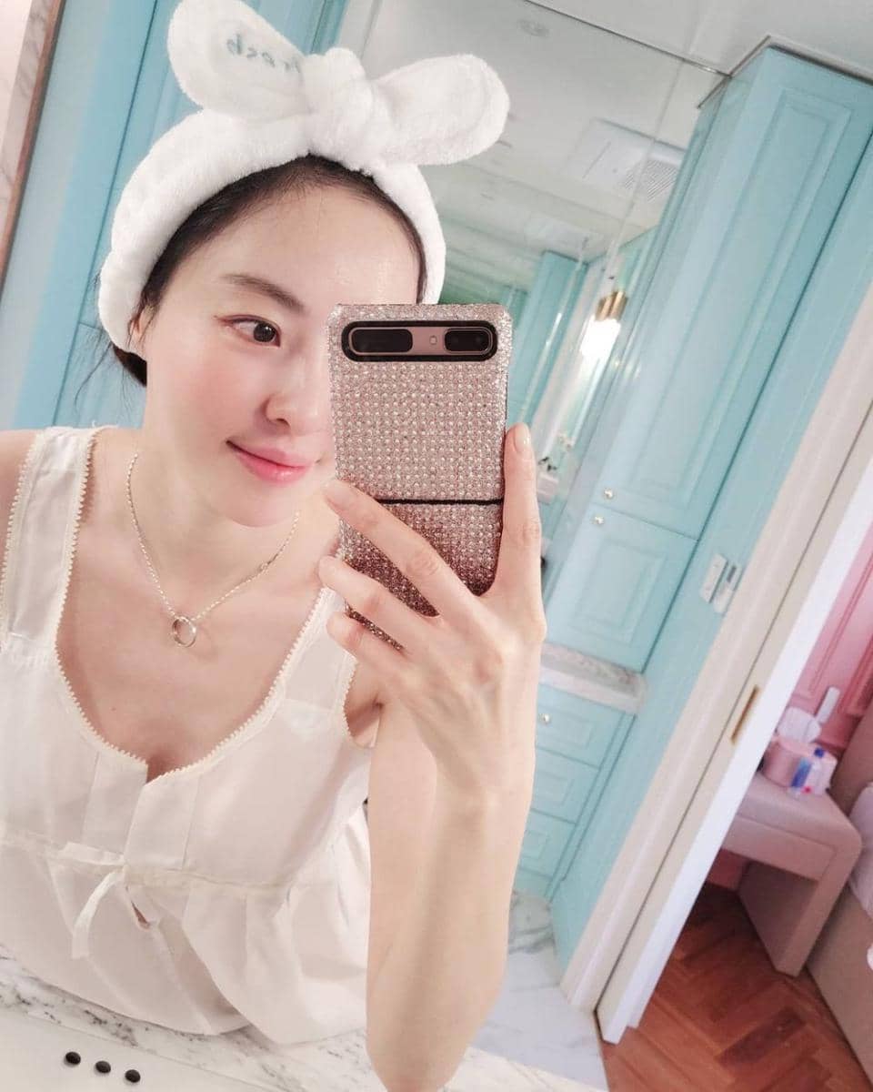 Lee Da Hee (instagram.com/dahee0315)