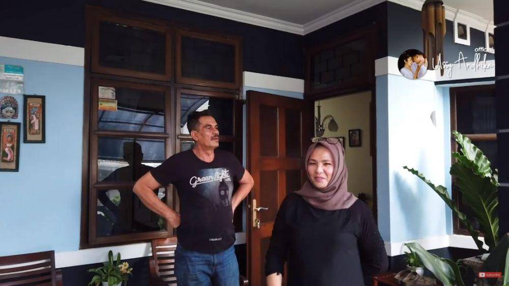 rumah masa kecil Andhika (Youtube.com/Ussy Andhika Official)
