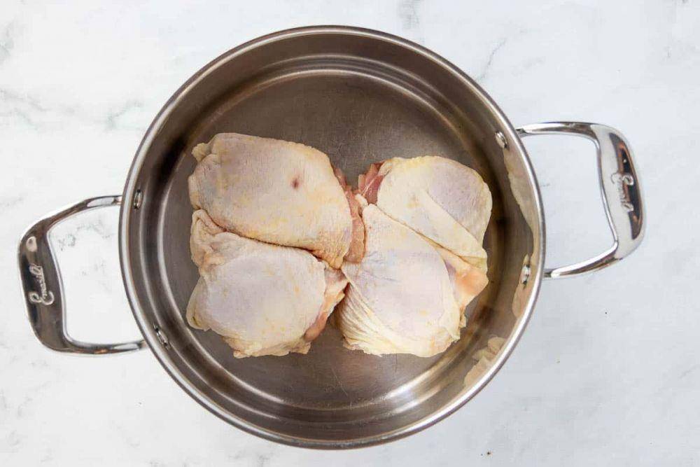 Merebus daging ayam (createkidsclub.com)
