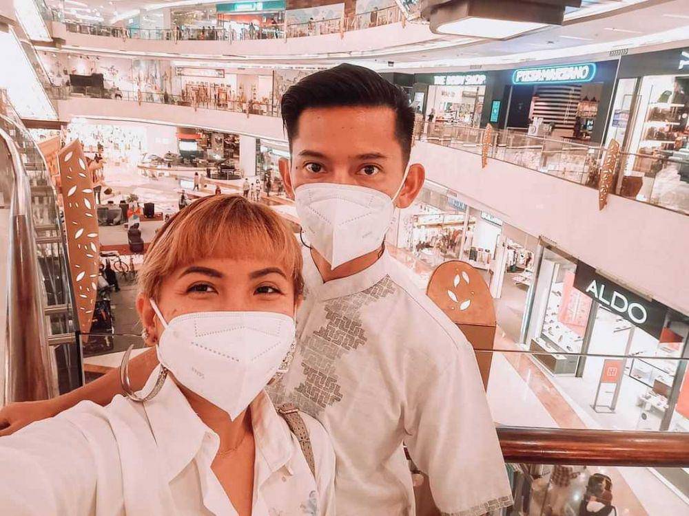 Imel dan suami (instagram.com/imelten2five)