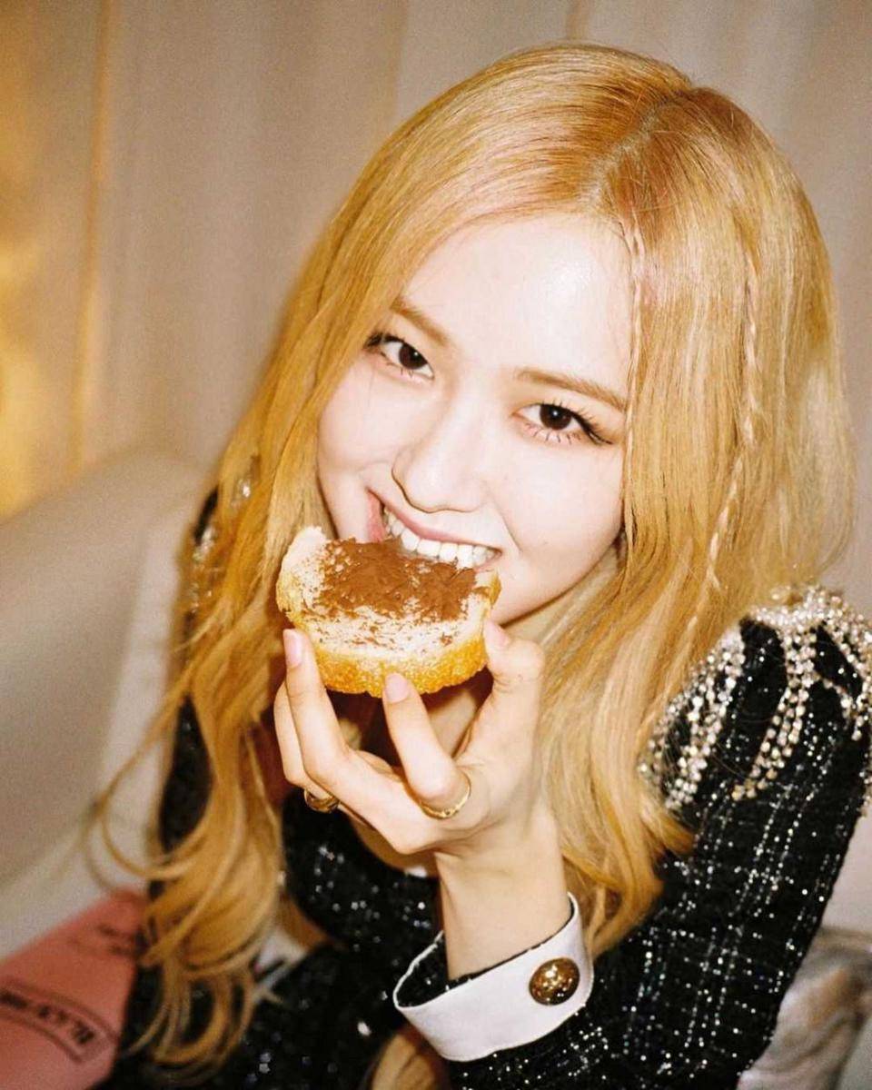 Potret Rosé BLACKPINK (instagram.com/roses_are_rosie)