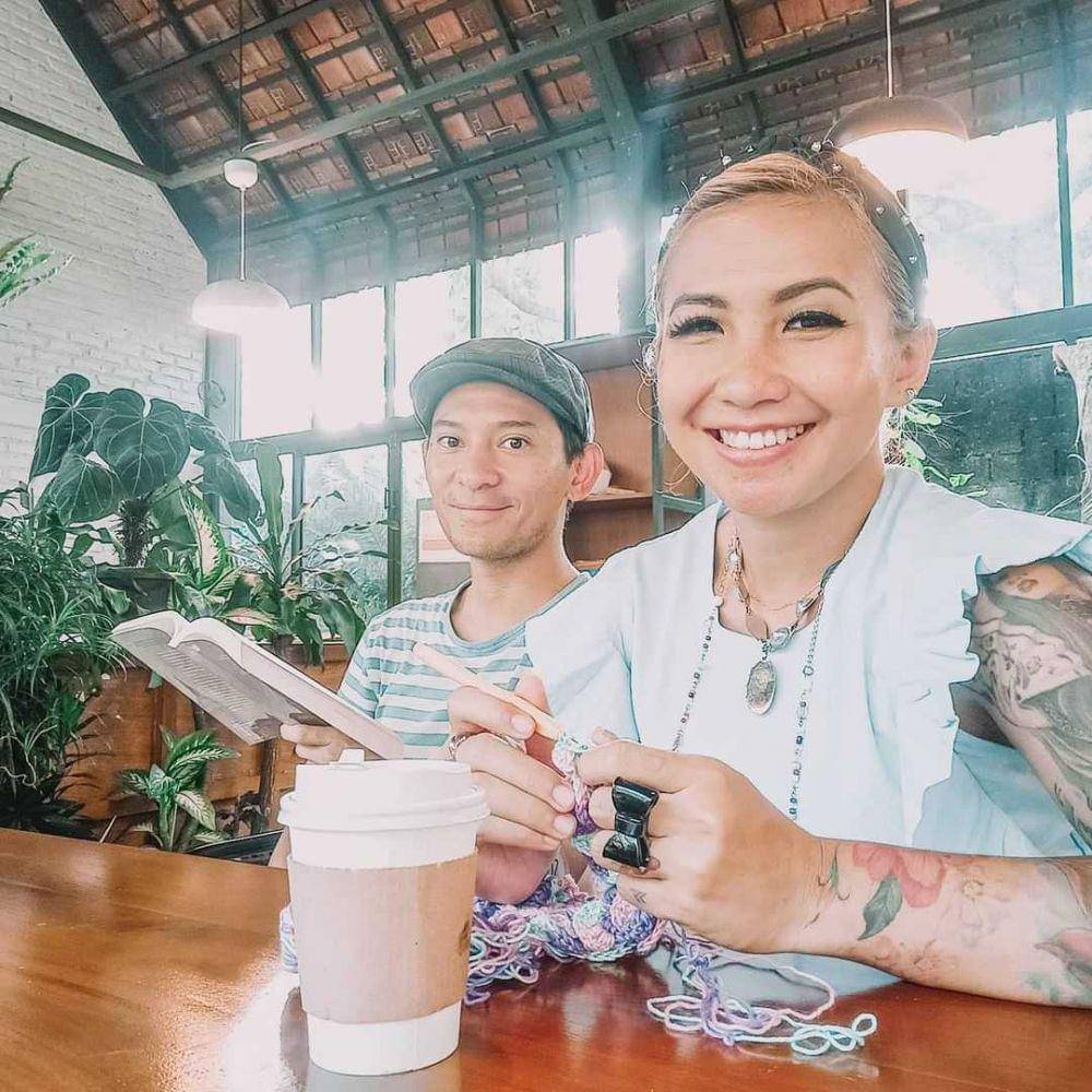 Imel dan suami (instagram.com/imelten2five)