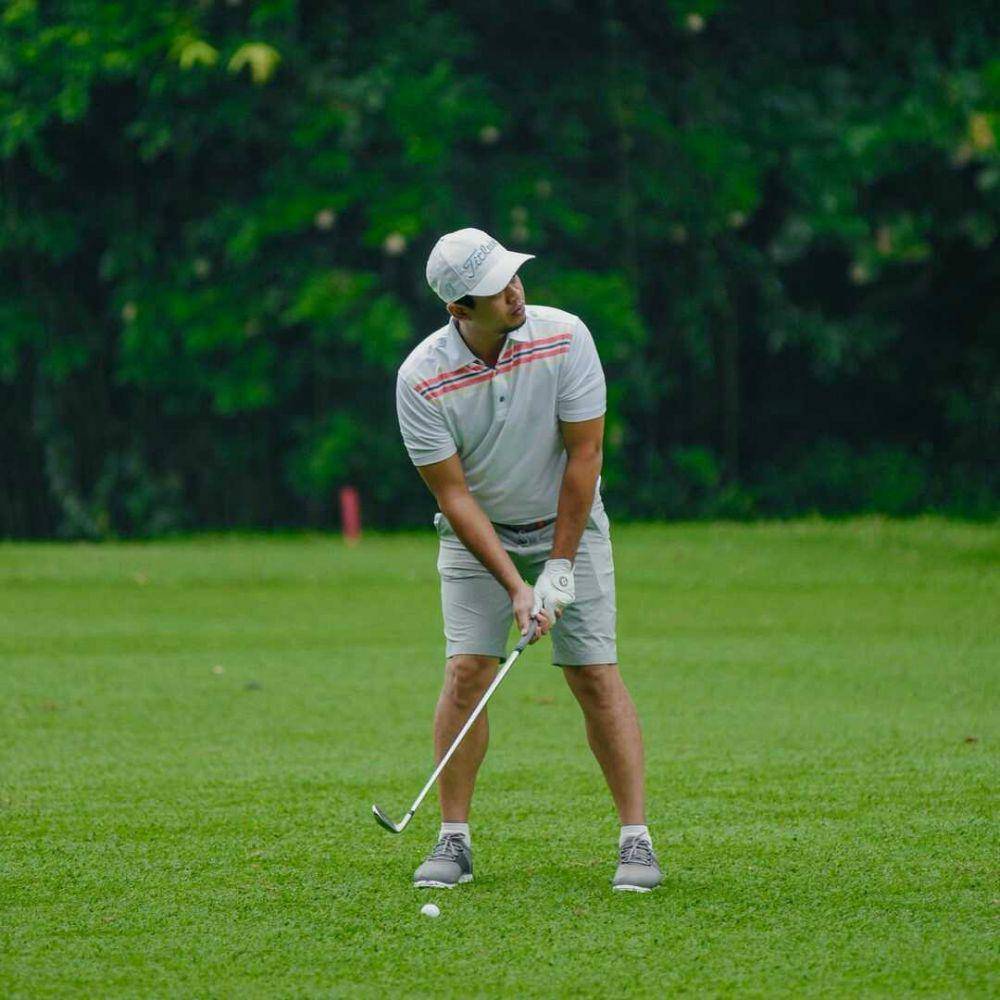 Surya Insomnia main golf. (Instagram.com/suryainsomnia)
