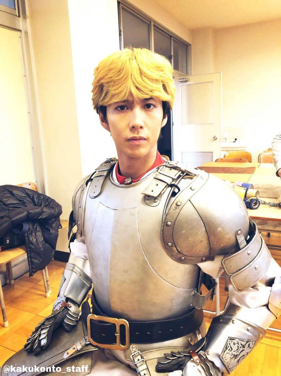 Kento sebagai Mitsuhashi (twitter.com/kakukento_staff)