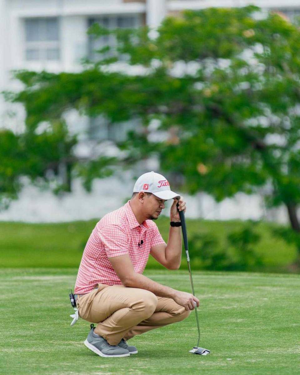Surya Insomnia main golf. (Instagram.com/suryainsomnia)