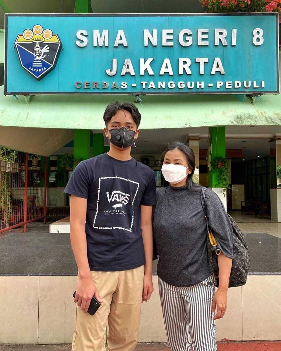 Amara Lingua dan putranya (instagram.com/amaranggana)
