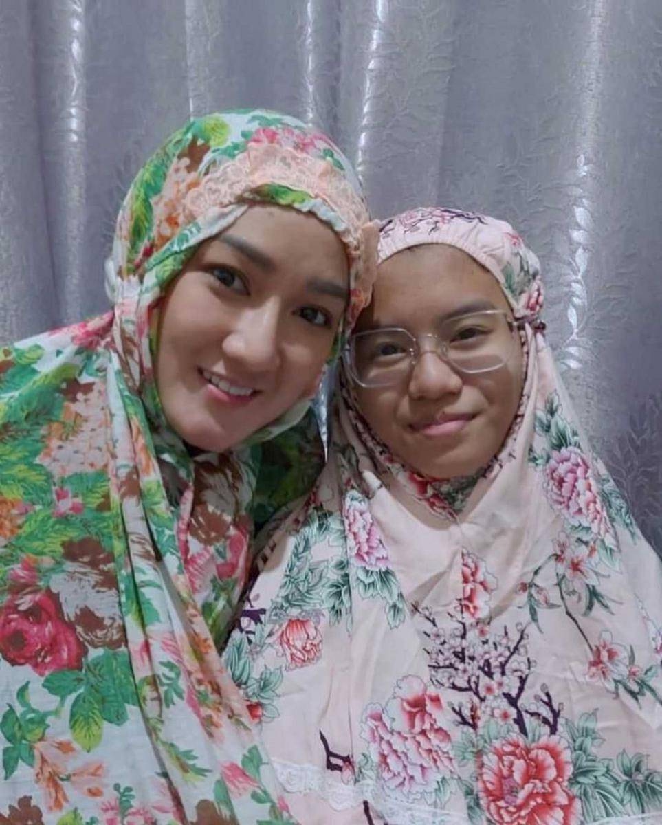 Melly Mono dan putrinya (instagram.com/melly_mono)