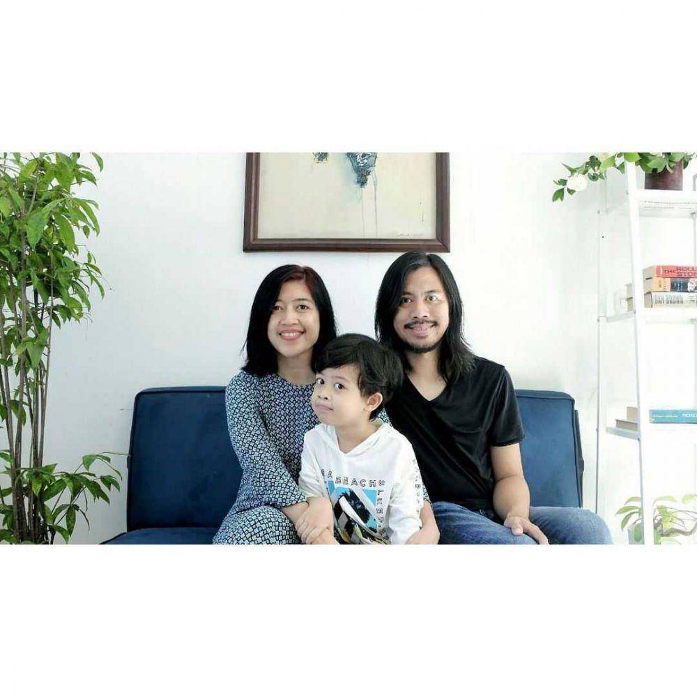Pia Fellini dan keluarga (instagram.com/piafellini)