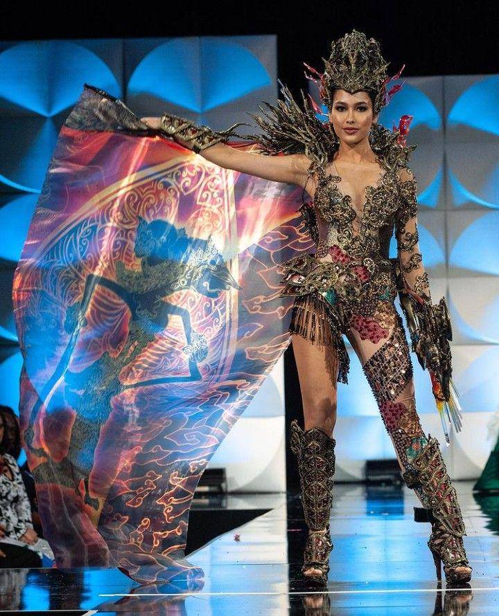 Foto Frederika Alexis Cull di Miss Universe 2019 (instagram.com/frederikacull)