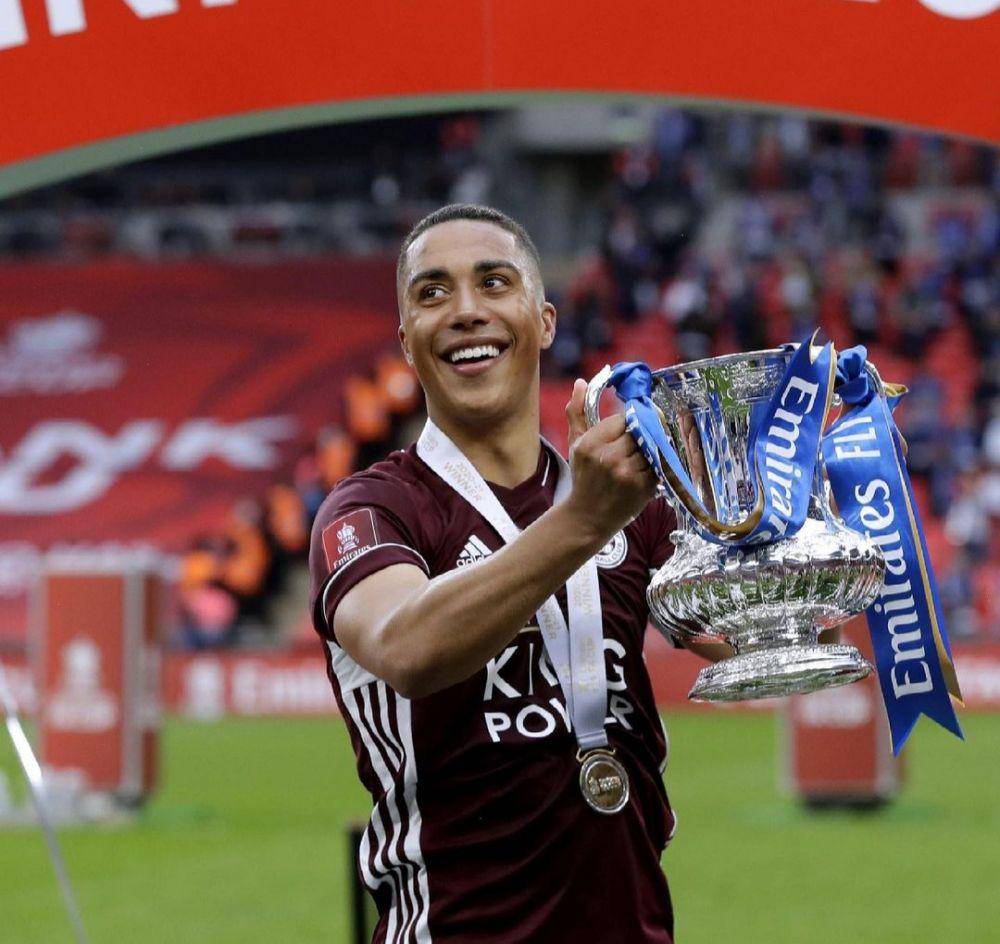 Youri Tielemans juara Piala FA bersama Leicester City (instagram.com/youritielemans)