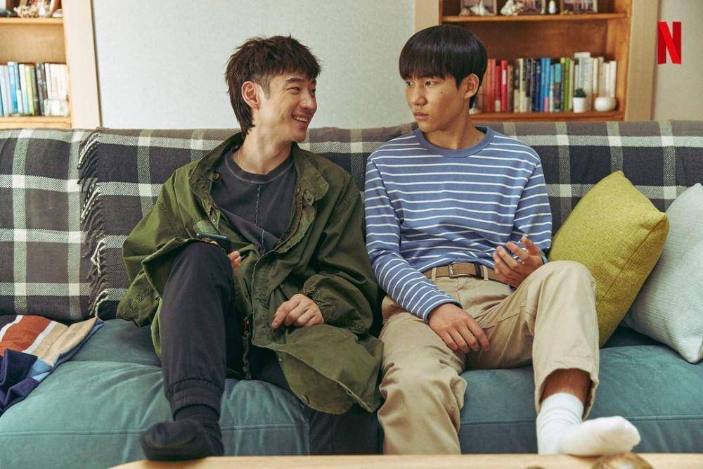 Lee Je Hoon dan Tang Jun Sang di drama Move to Heaven. (instagram.com/netflixkr)