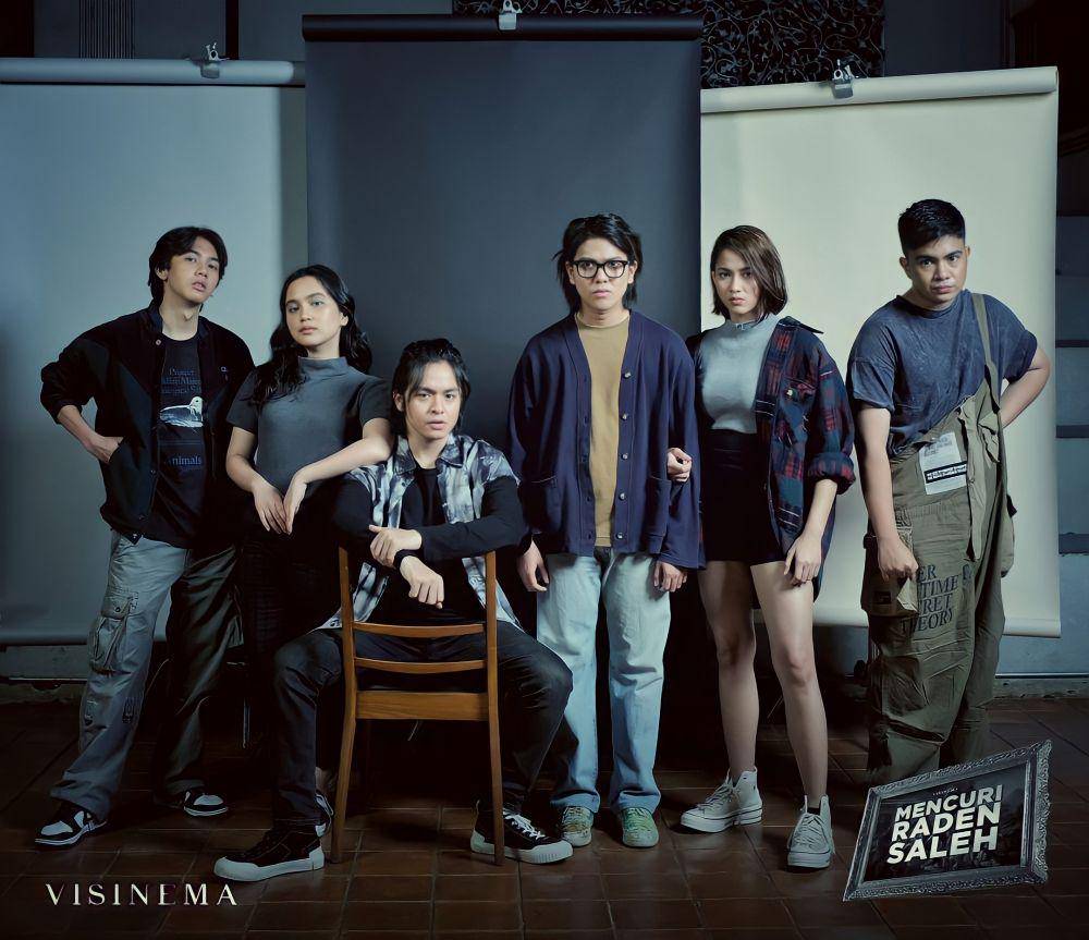Sesi foto para pemain film Mencuri Raden Saleh. (instagram.com/mencuriradensalehfilm)