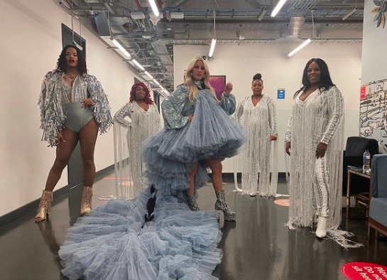 Perjalanan kehamilan Ellie Goulding (instagram.com/elliegoulding)