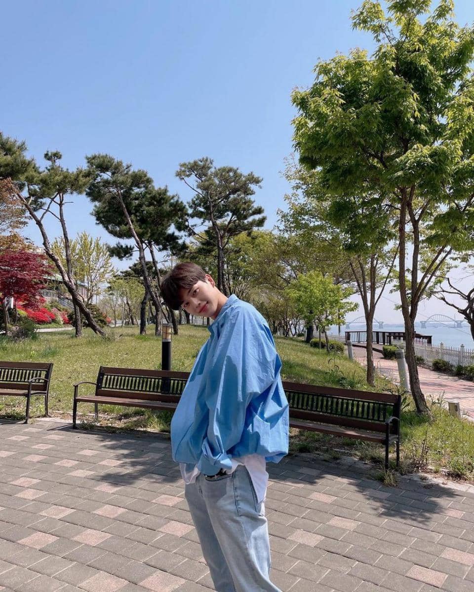 Song Kang (Instagram.com/songkang_b)