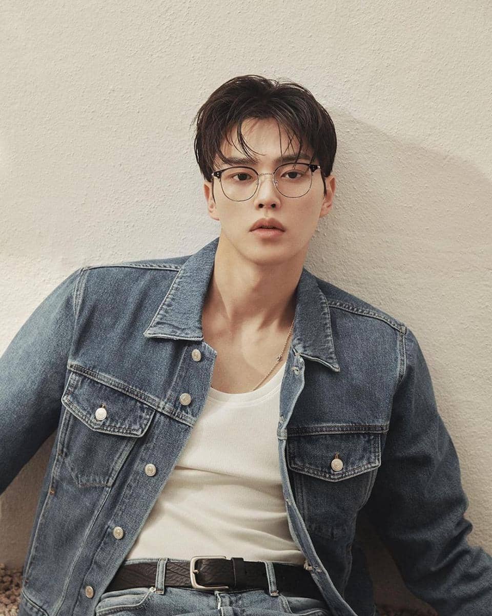 Song Kang (Instagram.com/songkang_b)