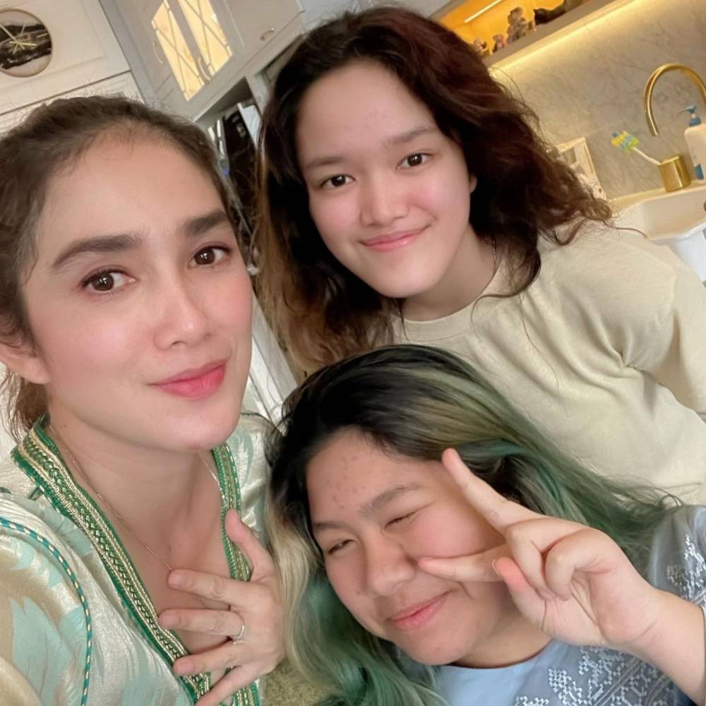 Ussy Sulistiawaty dan anak tercinta (instagram.com/ussypratama)
