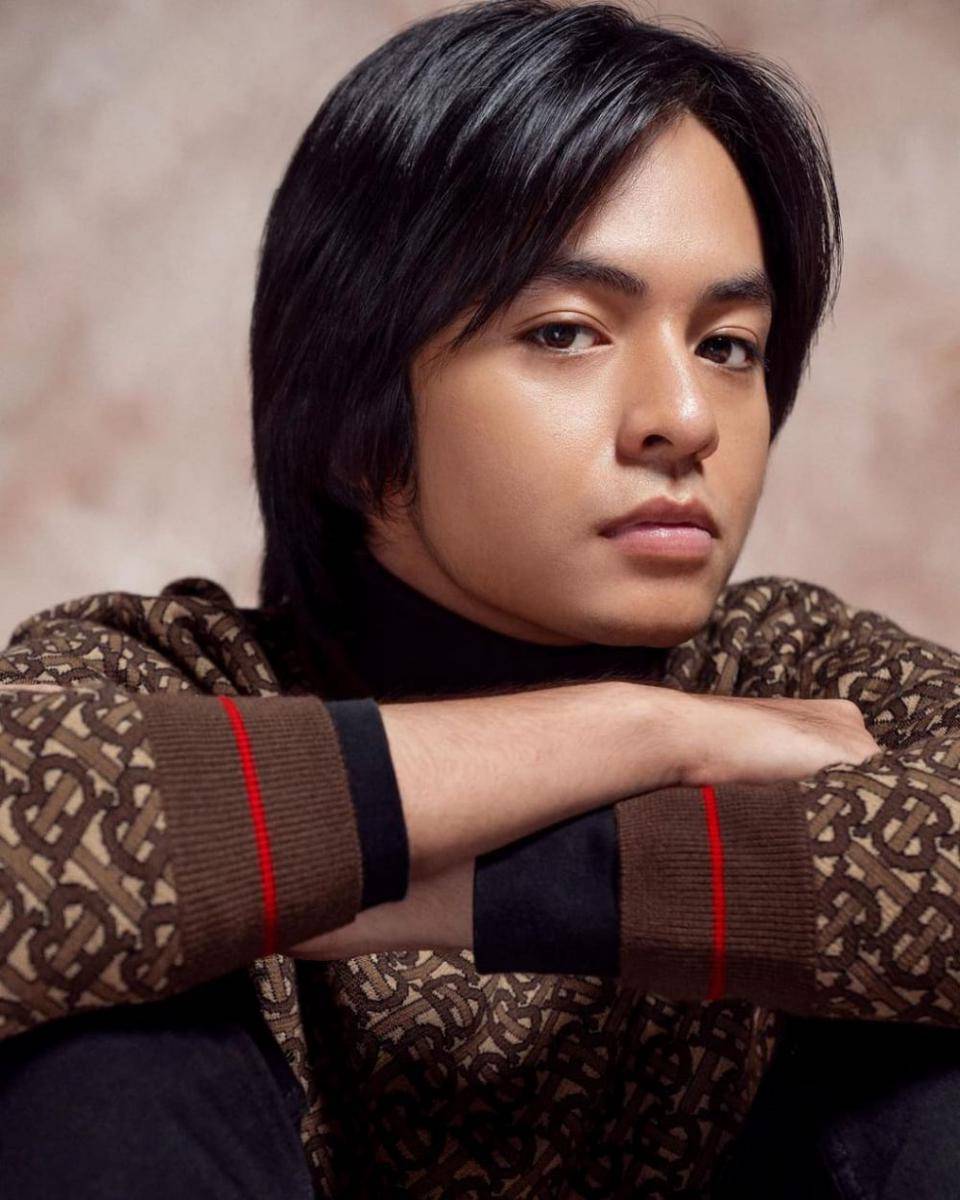 Angga Yunanda saat pemotretan pose close-up. (instagram.com/anggayunandareal16)