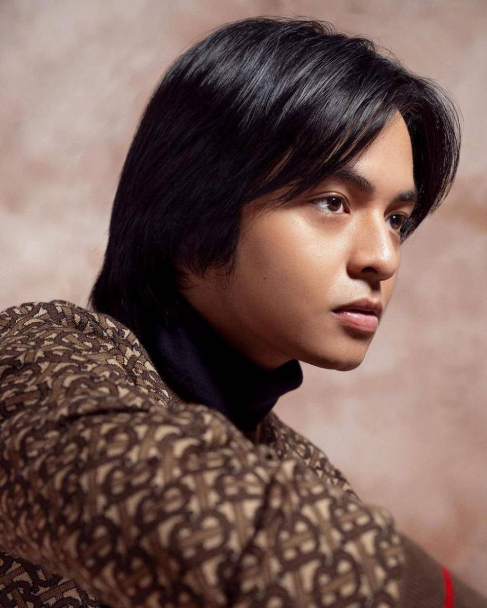 Angga Yunanda saat pemotretan pose close-up. (instagram.com/anggayunandareal16)