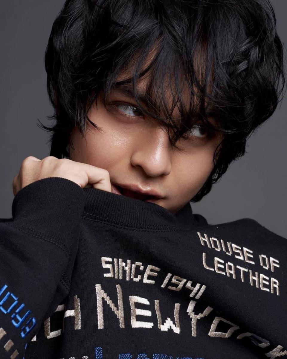 Angga Yunanda saat pemotretan pose close-up. (instagram.com/anggayunandareal16)