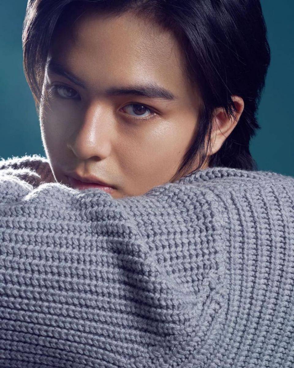 Angga Yunanda saat pemotretan pose close-up. (instagram.com/anggayunandareal16)