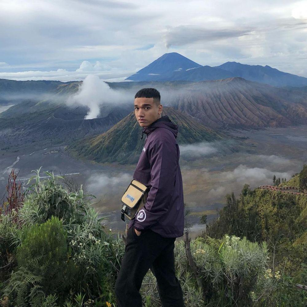 Bukan Bungsu, 10 Artis Indonesia Ini Anak Ketiga di Keluarga