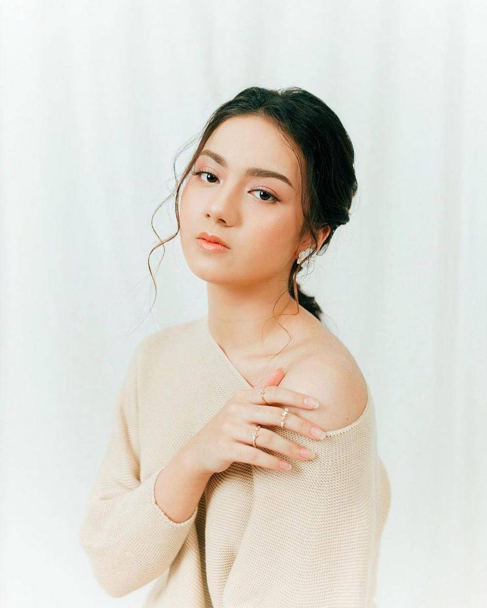 Ersya Aurelia (instagram.com/ersyaurel/)