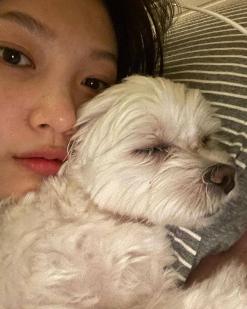 Potret Joy Red Velvet bareng anjing kesayangan, yang jarang disorot (instagram.com/_imyour_joy)