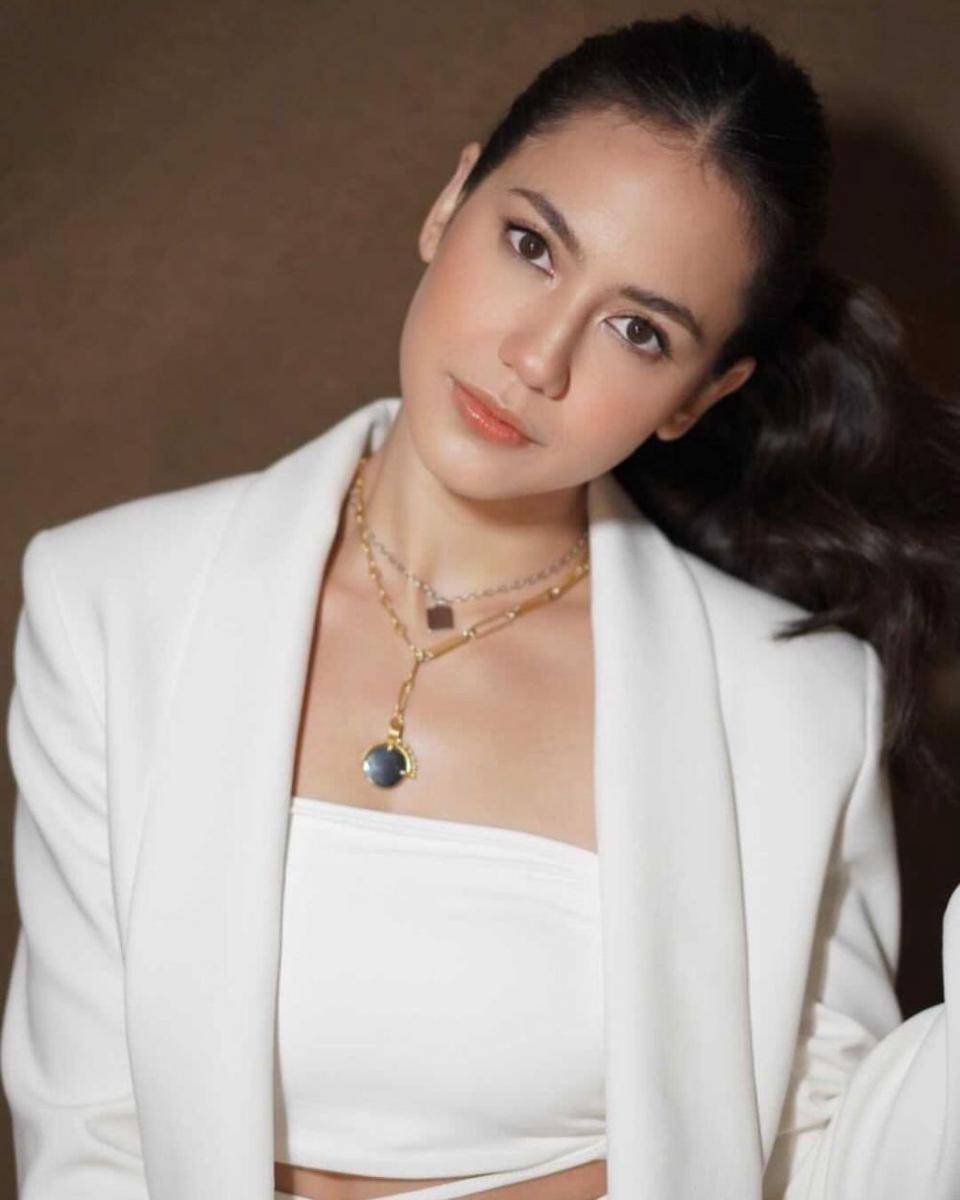 potret close up Pevita Pearce (Instagram.com/pevpearce)
