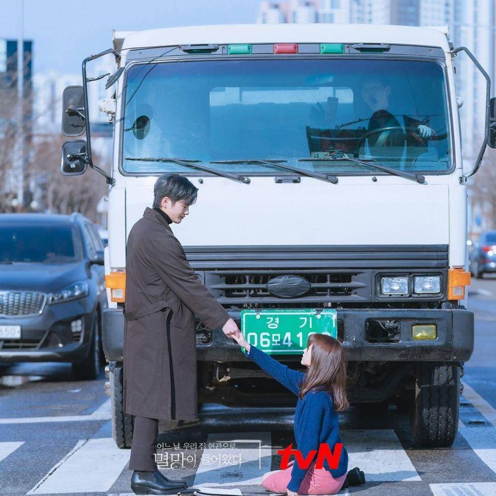 Seo In Guk dan Park Bo Young di Drama Doom at Your Service (instagram.com/tvndrama.official)