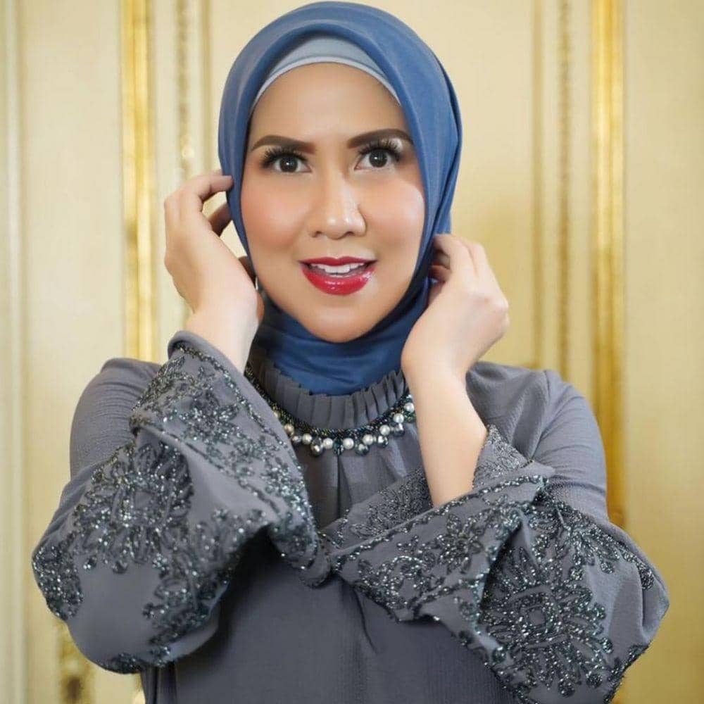 Venna Melinda berhijab (instagram.com/vennamelindareal)