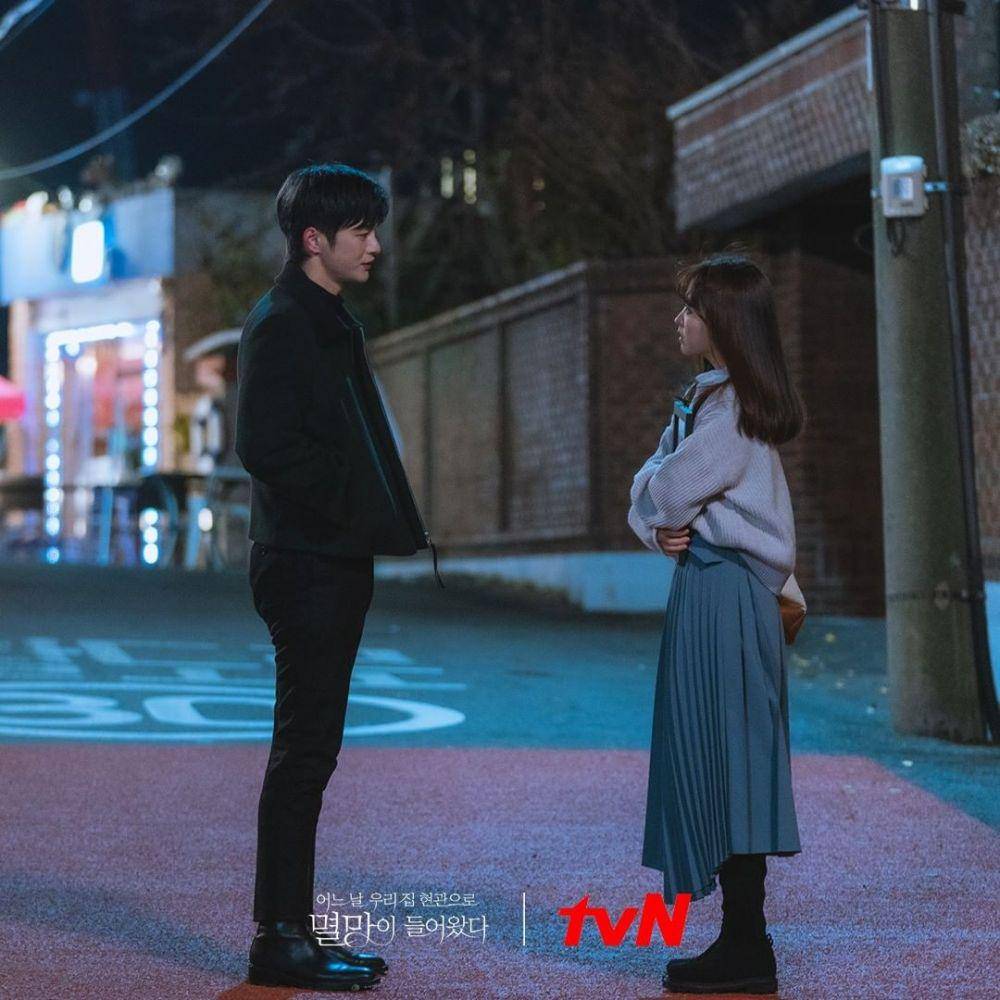 Seo In Guk dan Park Bo Young di Drama Doom at Your Service (instagram.com/tvndrama.official)