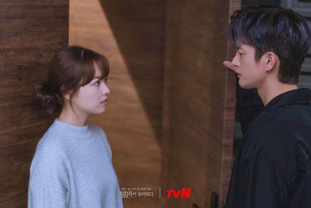 Seo In Guk dan Park Bo Young di Drama Doom at Your Service (instagram.com/tvndrama.official)
