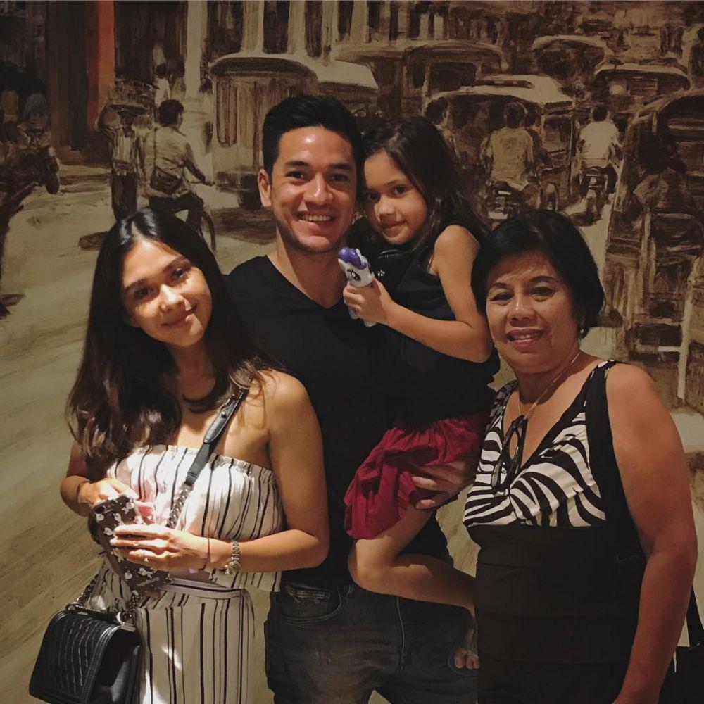 Keluarga Nana Mirdad dan mertua (instagram.com/andrew.white._)