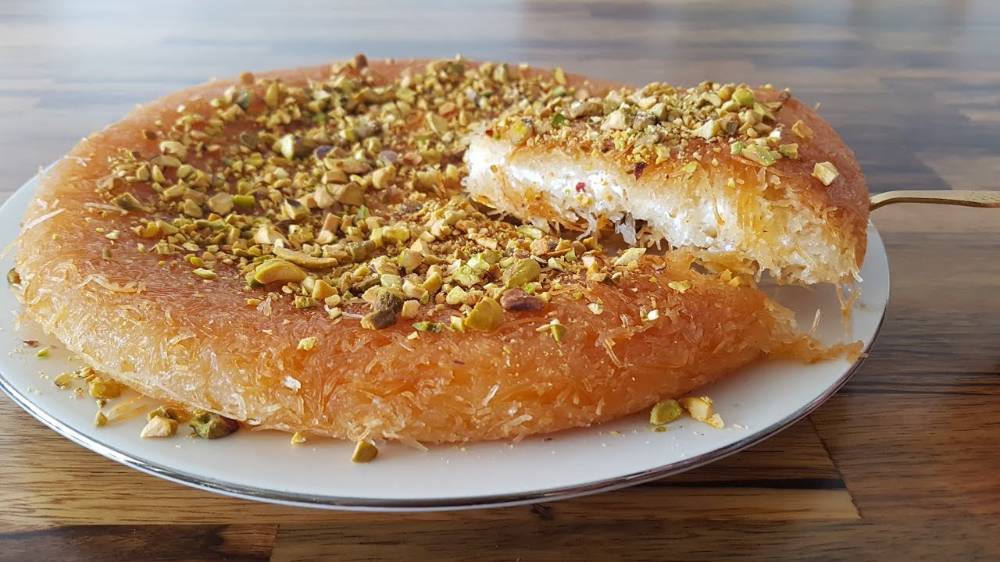 Ilustrasi kunafa (pinterest.com/thecookingfoodie)