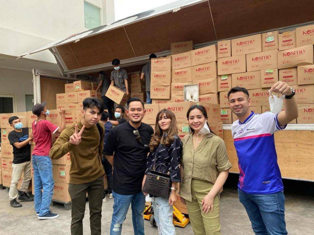 Raffi-Nagita bareng Owner MS GLOW di Malang. (Instagram.com/raffinagita1717/)