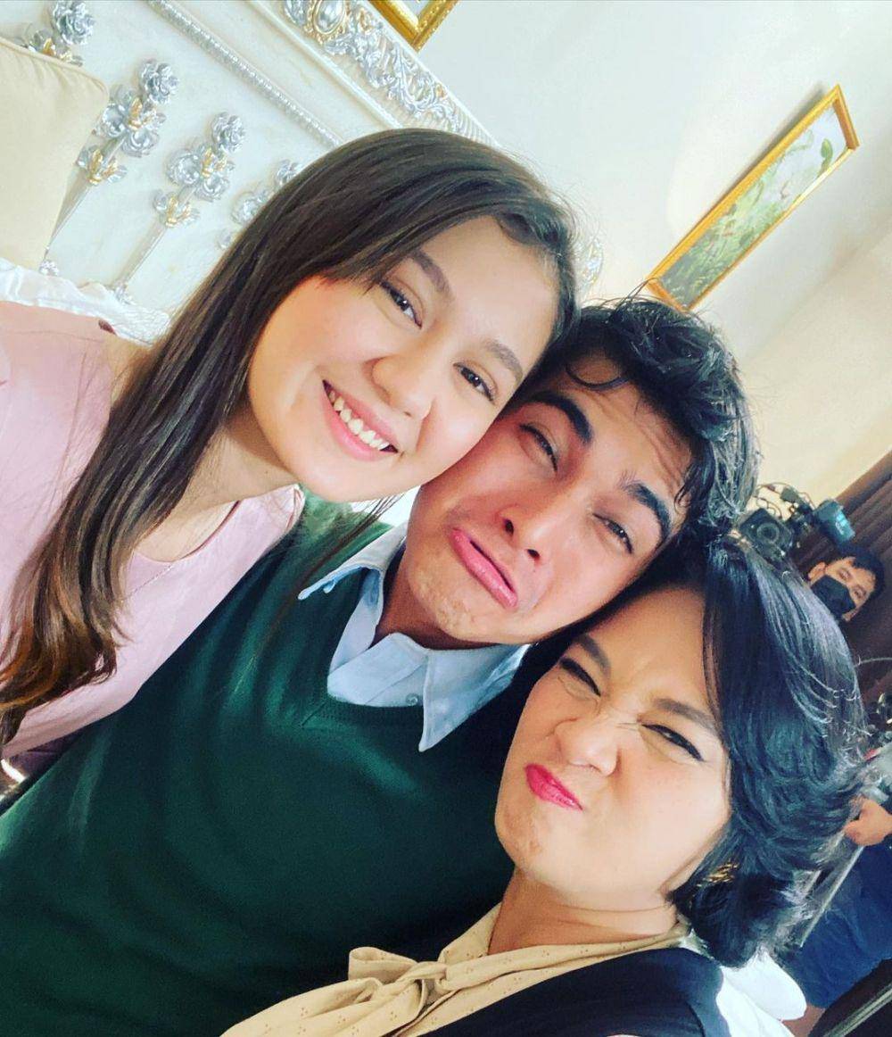 Potret hangat Dian Nitami dengan anak asli dan anak di sinetron (instagram.com/bu_deedee)