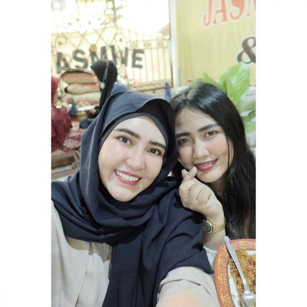 Via Vallen dan sang adik (instagram.com/viavallen)