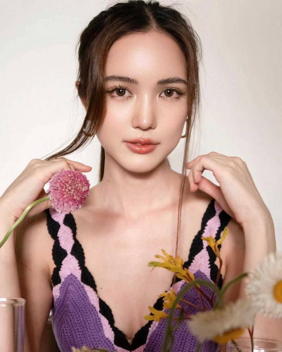 Potret Bua Nalinthip (Instagram.com/buanalinthip)