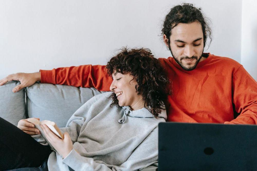 5 Hal yang Wajib Kamu Tahu saat Berkencan dengan Independent Woman